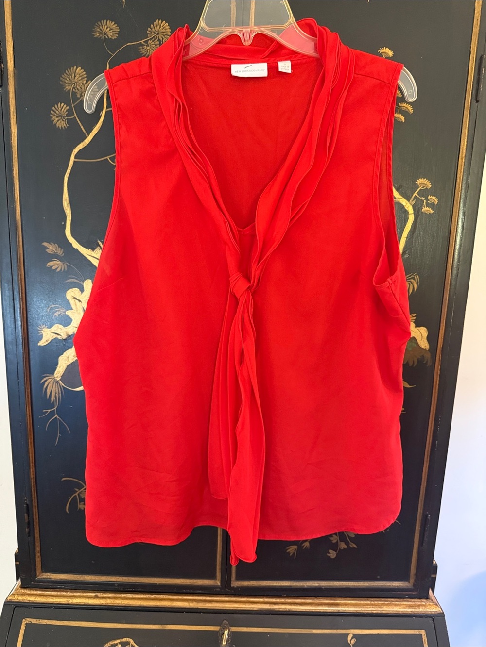 New York & Company Red Sleeveless Tie-Neck Camisole